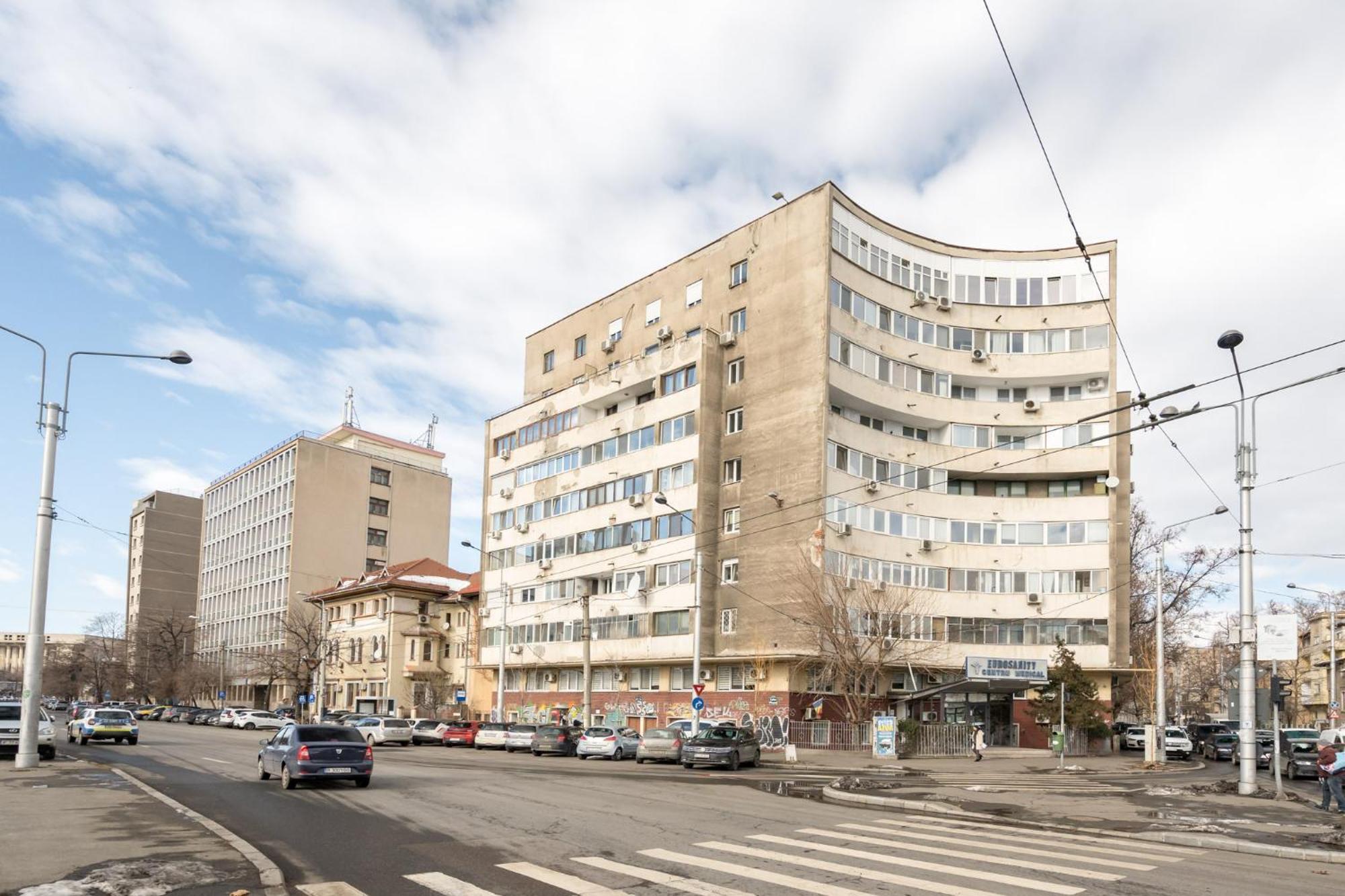 City View Apartment With Private Balcony Bucharest Exterior photo
